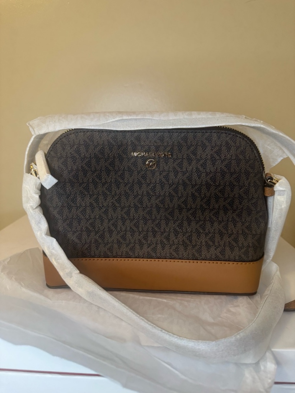 MICHAEL Michael Kors Jet Set Charm Large Dome Crossbody Bag